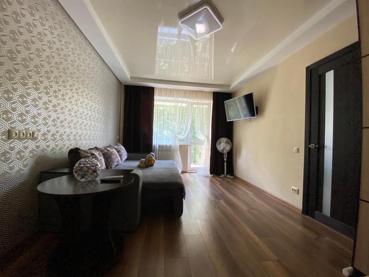 Apartment 30 M2 On Sergei Esenin 11 خاركيف المظهر الخارجي الصورة
