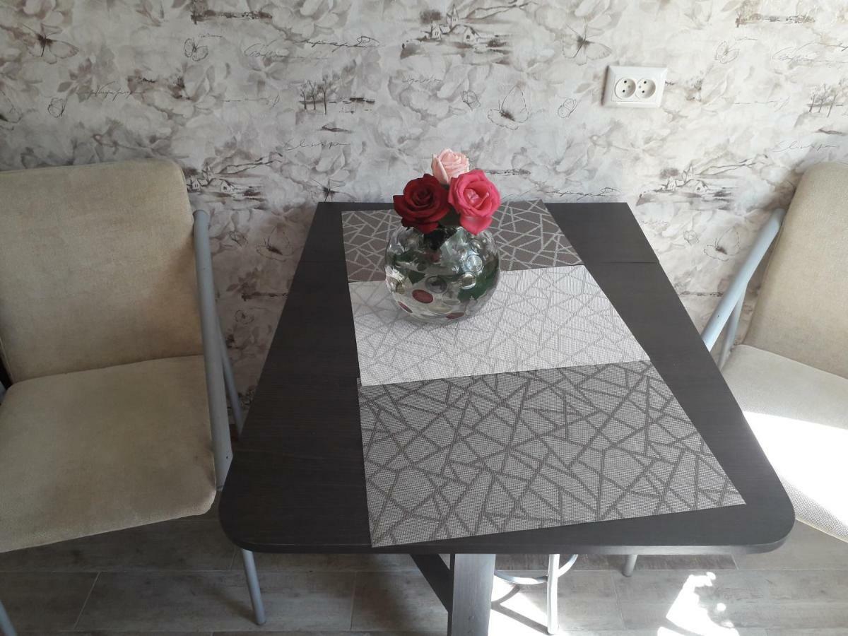 Apartment 30 M2 On Sergei Esenin 11 خاركيف المظهر الخارجي الصورة